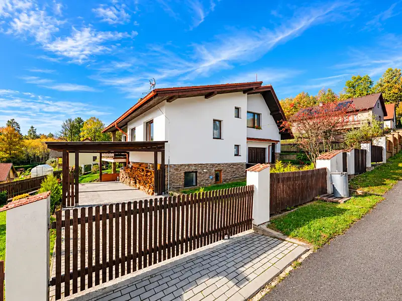 Prodej rodinného domu 350 m², pozemek 616 m², Chanovice – náhled fotky 1
