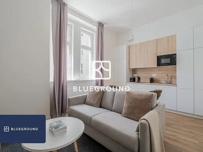 Pronájem bytu 2+kk 45 m², Praha – náhled fotky 1