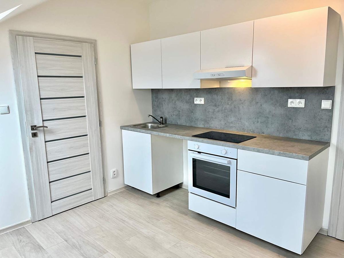Pronájem bytu 1+kk 34 m² – fotografie 2