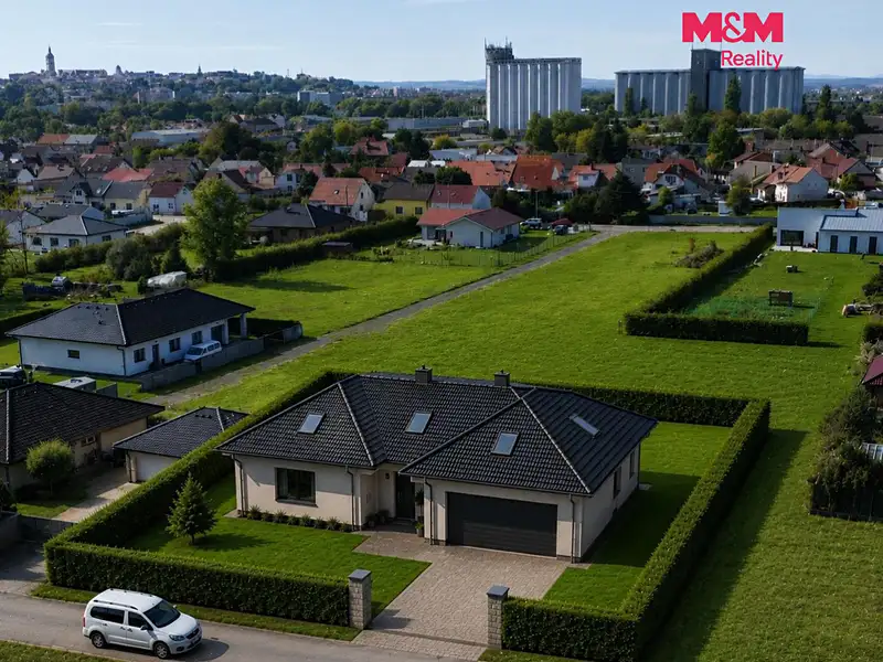 Prodej stavebního pozemku 1044 m², Mělník – náhled fotky 3