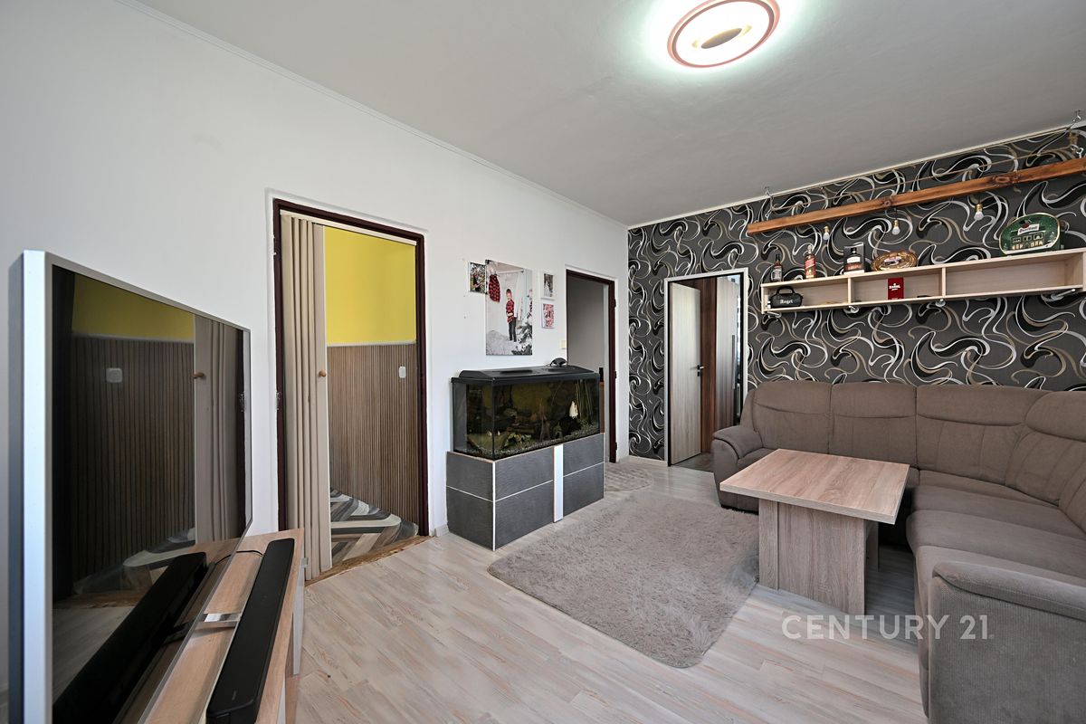 Pronájem bytu 3+1 63 m² – fotografie 3