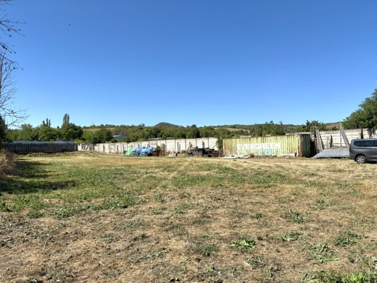 Prodej stavebního pozemku 930 m² – fotografie 2