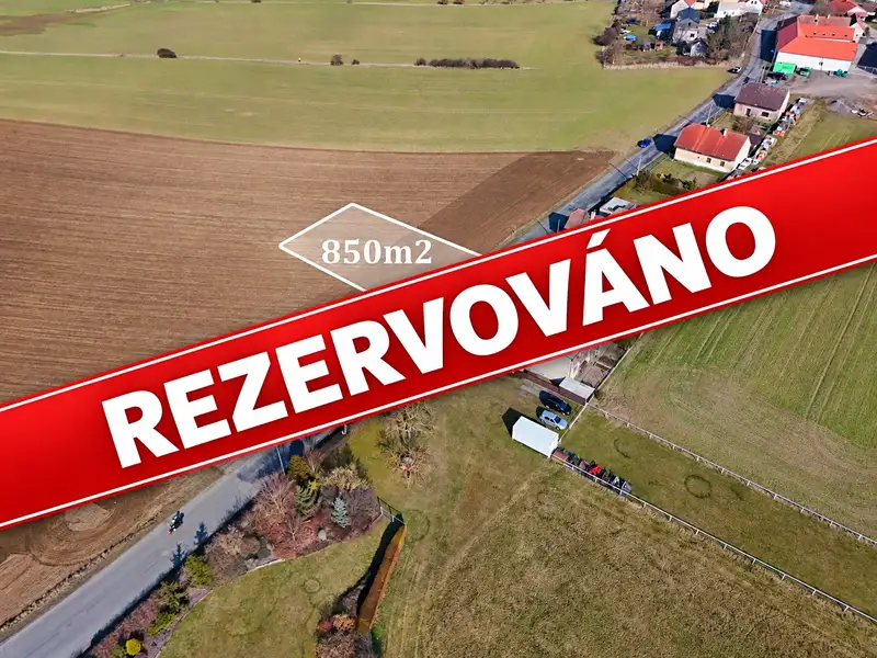 Prodej stavebního pozemku 850 m², Chlustina – náhled fotky 1