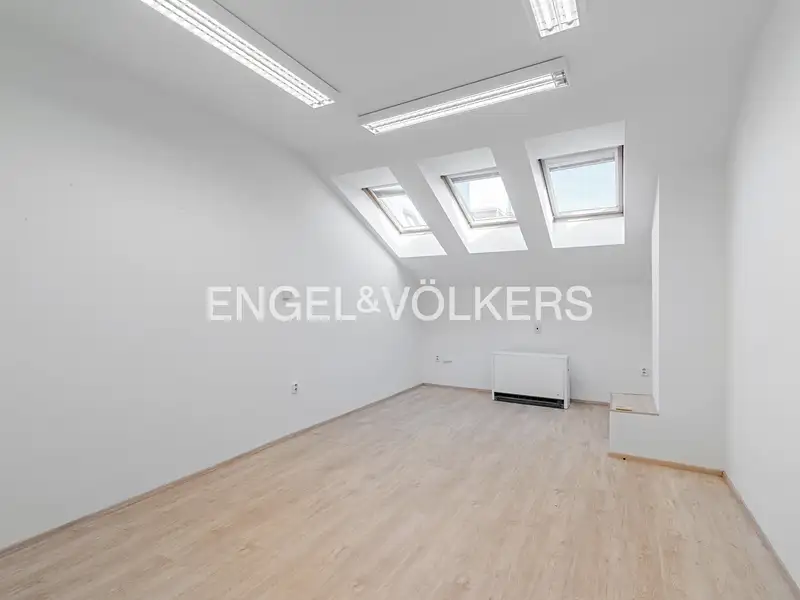 Pronájem kanceláře 72 m², Praha – náhled fotky 2