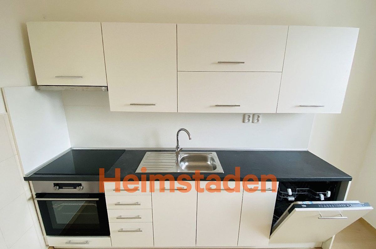 Pronájem bytu 2+kk 54 m² – fotografie 2