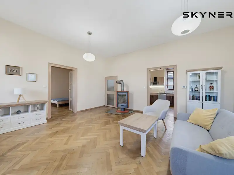 Prodej rodinného domu 250 m², pozemek 775 m², Dubí – náhled fotky 3