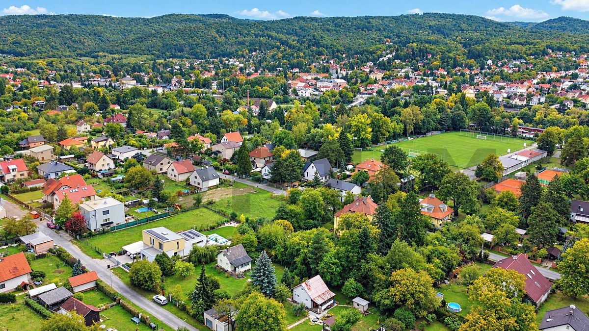 Prodej stavebního pozemku 1000 m²