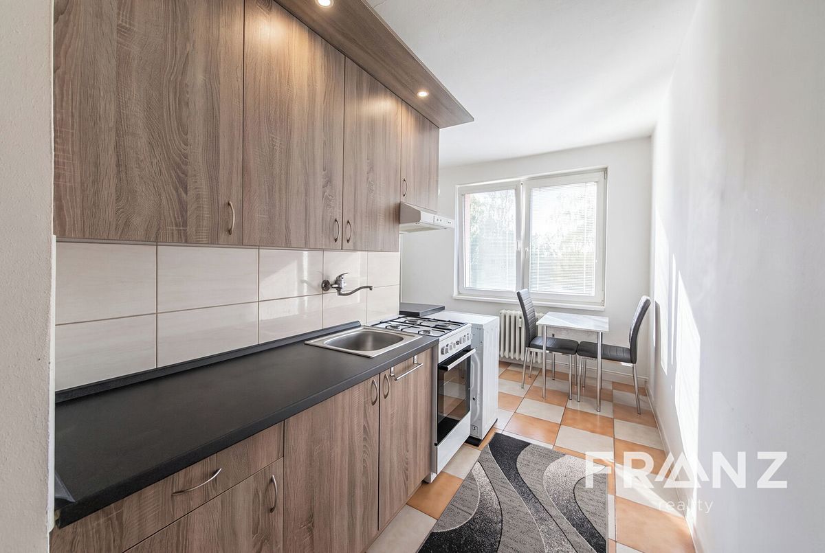 Pronájem bytu 1+1 38 m² – fotografie 2