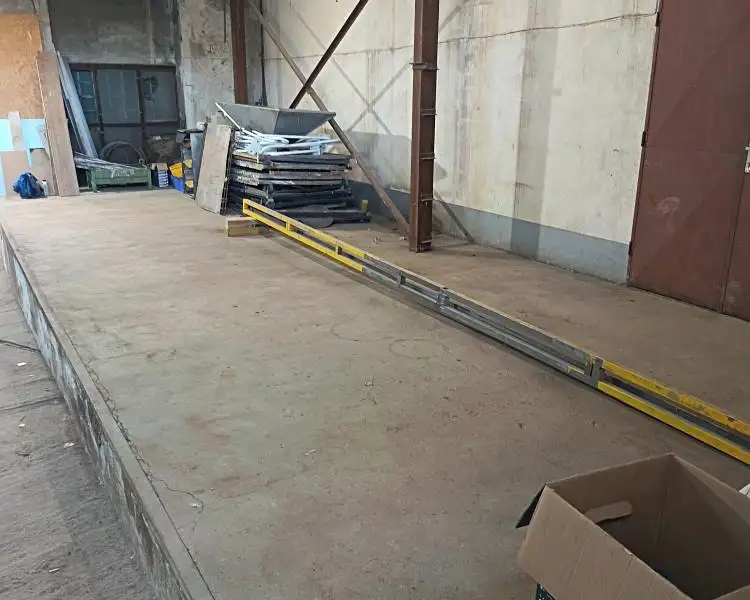 Pronájem skladového prostoru 40 m², Buštěhrad – náhled fotky 1