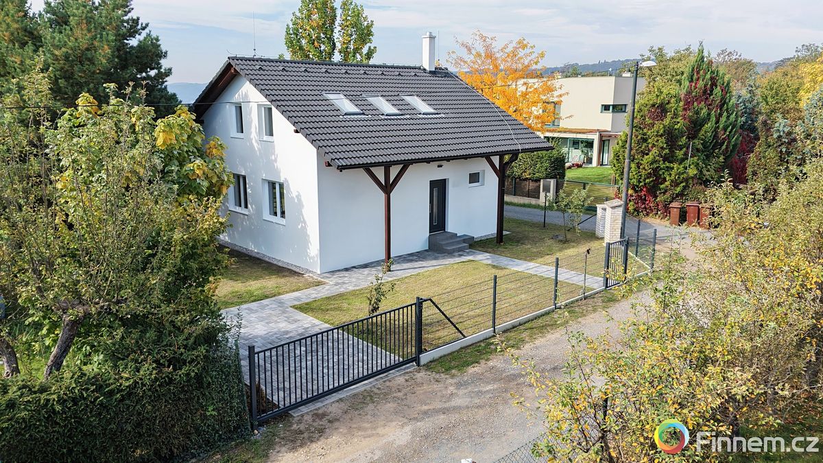 Prodej rodinného domu 115 m², pozemek 533 m², Černošice – fotka 1 z 3