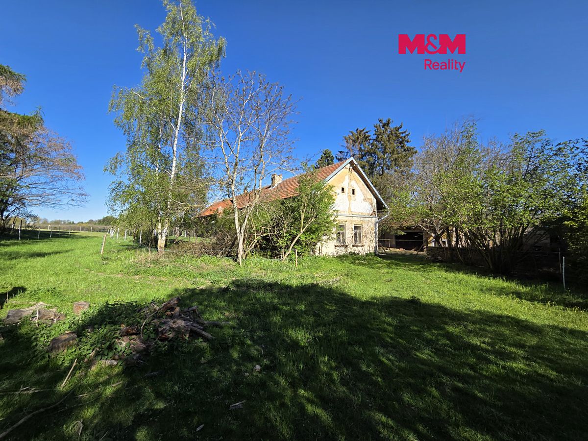 Prodej zemědělské usedlosti 90 m², pozemek 6061 m², Bečváry – fotka 1 z 3