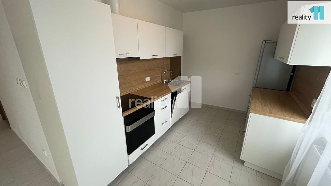 Pronájem bytu 3+1 75 m², Jiřice – fotka 1 z 3