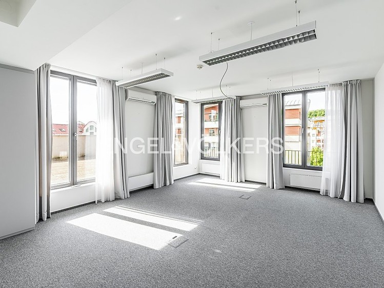 Pronájem komerčního prostoru, 417 m² (4 z 12)