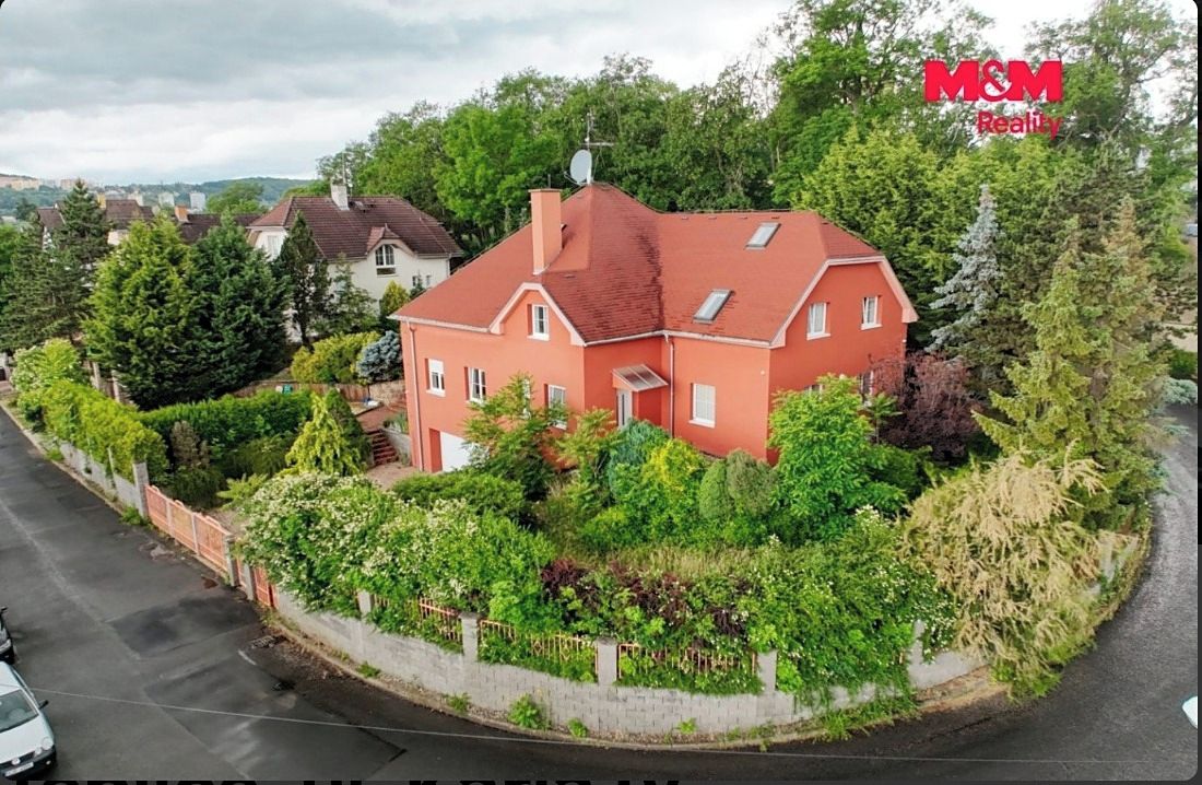 Prodej rodinného domu 541 m², pozemek 1320 m², Teplice – fotka 1 z 3