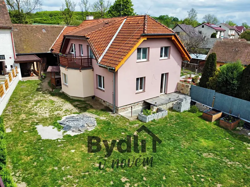 Prodej rodinného domu 212 m², pozemek 650 m², Kestřany – náhled fotky 1
