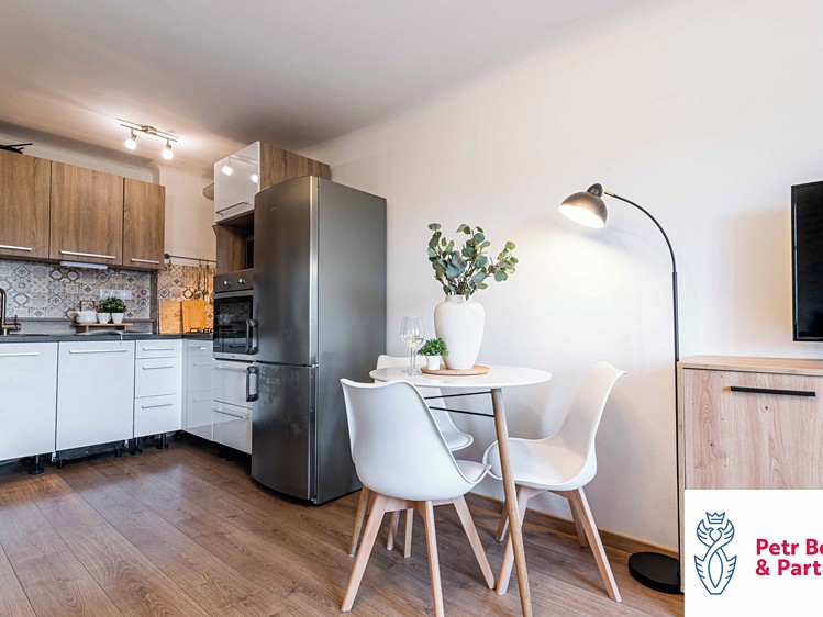 Prodej bytu 2+kk, 43 m² (2 z 27)
