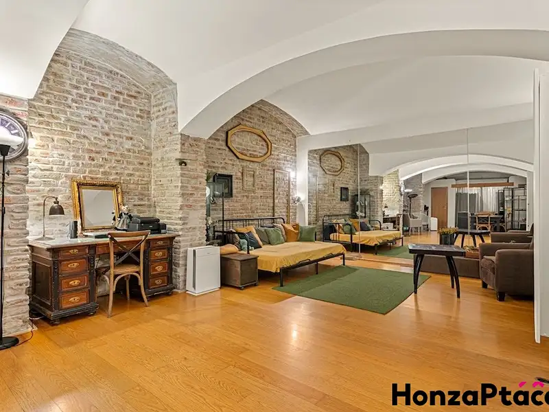 Prodej bytu 1+kk 66 m², Praha – náhled fotky 2