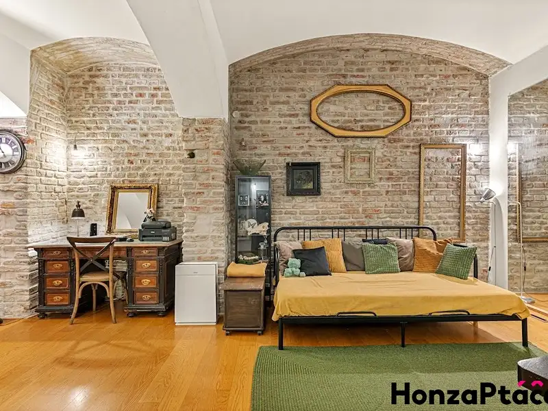 Prodej bytu 1+kk 66 m², Praha – náhled fotky 3