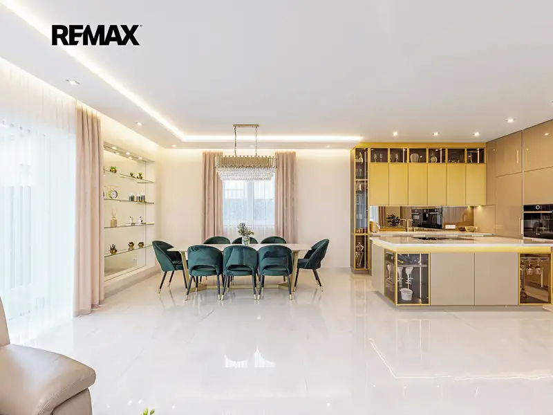 Prodej rodinného domu 217 m², pozemek 946 m², Sibřina – náhled fotky 2