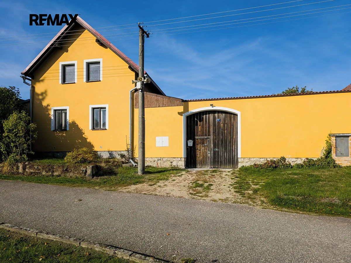 Prodej rodinného domu 222 m², pozemek 779 m²