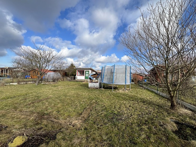 Grundstück zur Miete, 302 m² (2 von 4)