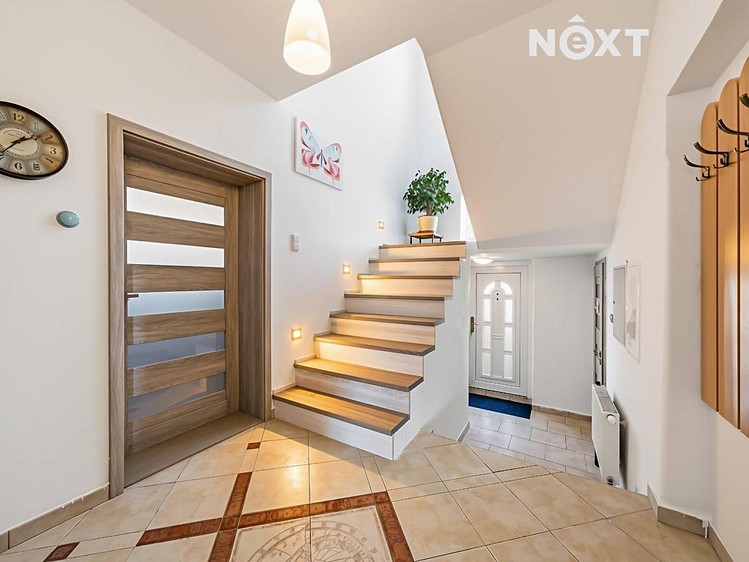 Haus zum Kauf, 175 m² (2 von 27)