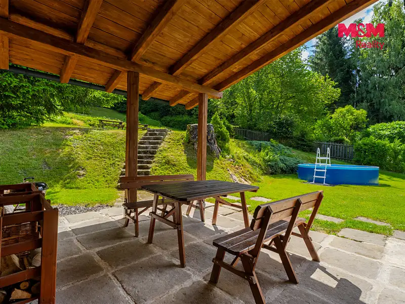 Prodej rodinného domu 236 m², pozemek 1739 m², Mařenice – náhled fotky 2