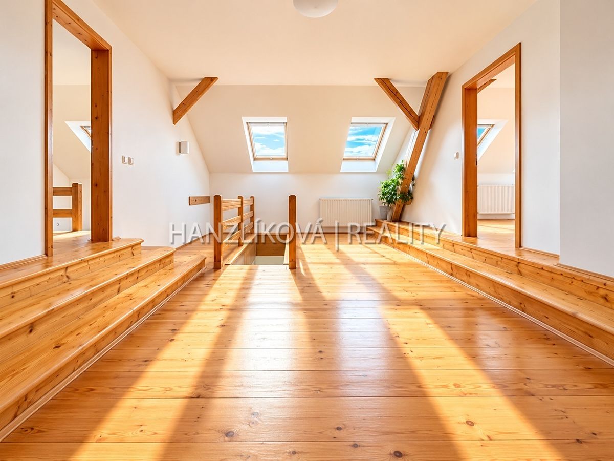 Prodej bytu 4+kk 143 m²