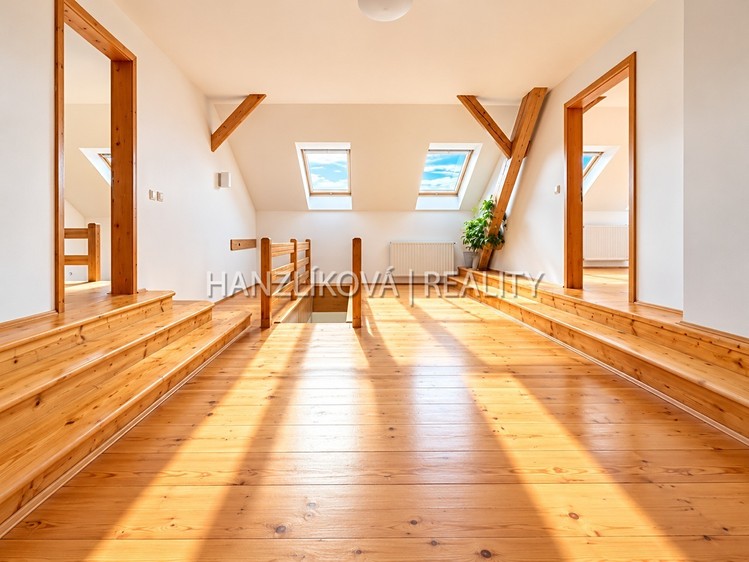 Квартира 4+kk на продаж, 143 м² (1 з 25)
