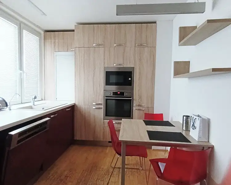 Prodej bytu 3+1 75 m², Hradec Králové – náhled fotky 2