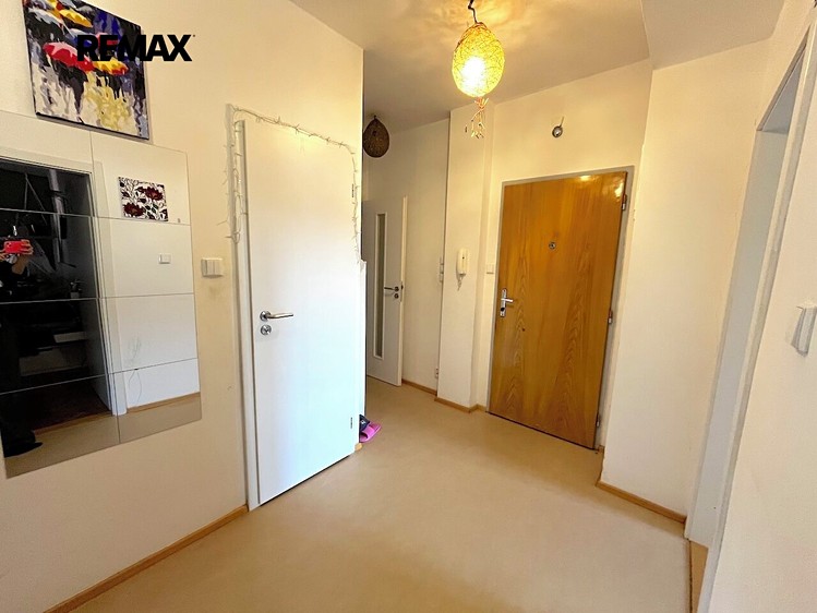 Pronájem bytu 3+kk, 77 m² (10 z 15)