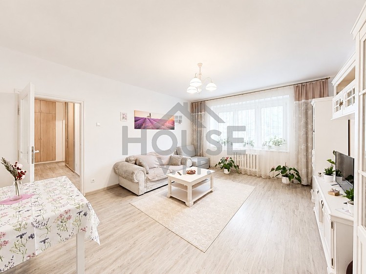Prodej bytu 3+1, 77 m² (1 z 18)