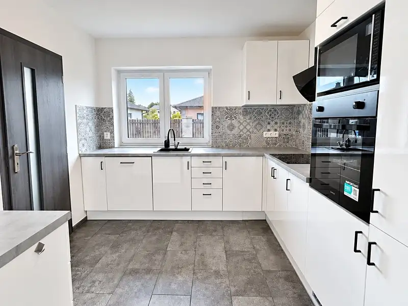 Prodej rodinného domu 107 m², pozemek 900 m², Mukařov – náhled fotky 3