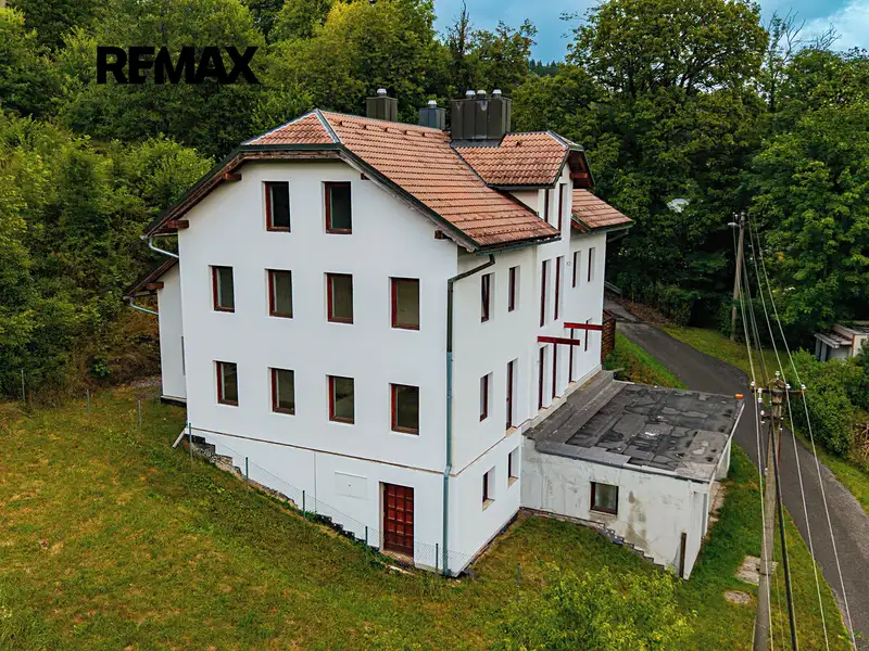 Prodej rodinného domu 600 m², pozemek 728 m², Bozkov – náhled fotky 1