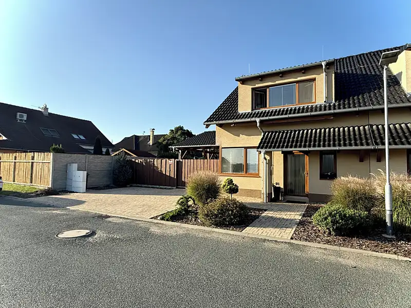 Pronájem rodinného domu 118 m², pozemek 299 m², Brno – náhled fotky 1