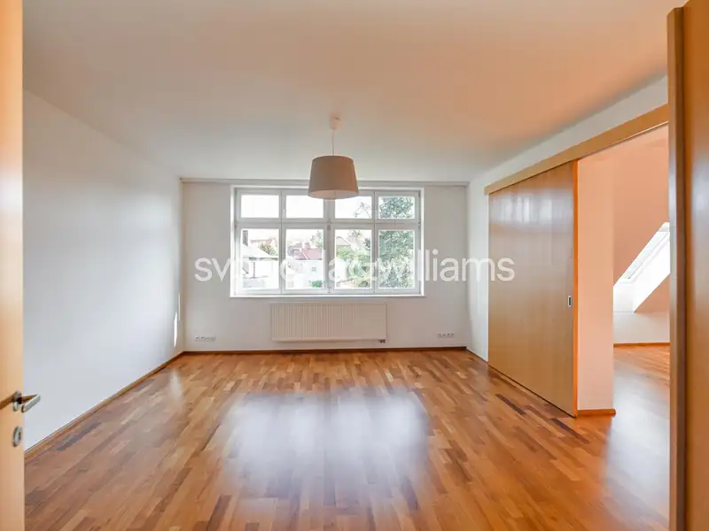 Pronájem bytu 3+1 109 m², Praha – náhled fotky 2