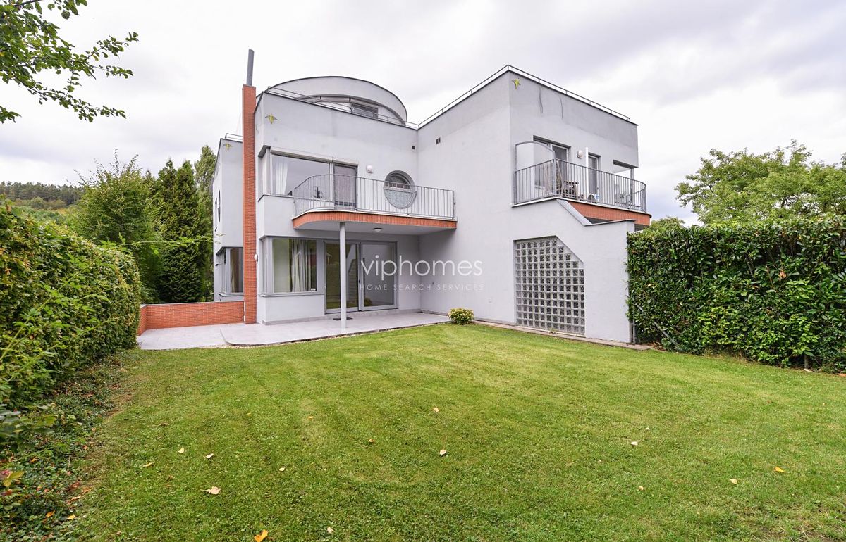 Pronájem vily 230 m², pozemek 578 m², Praha – fotka 1 z 3