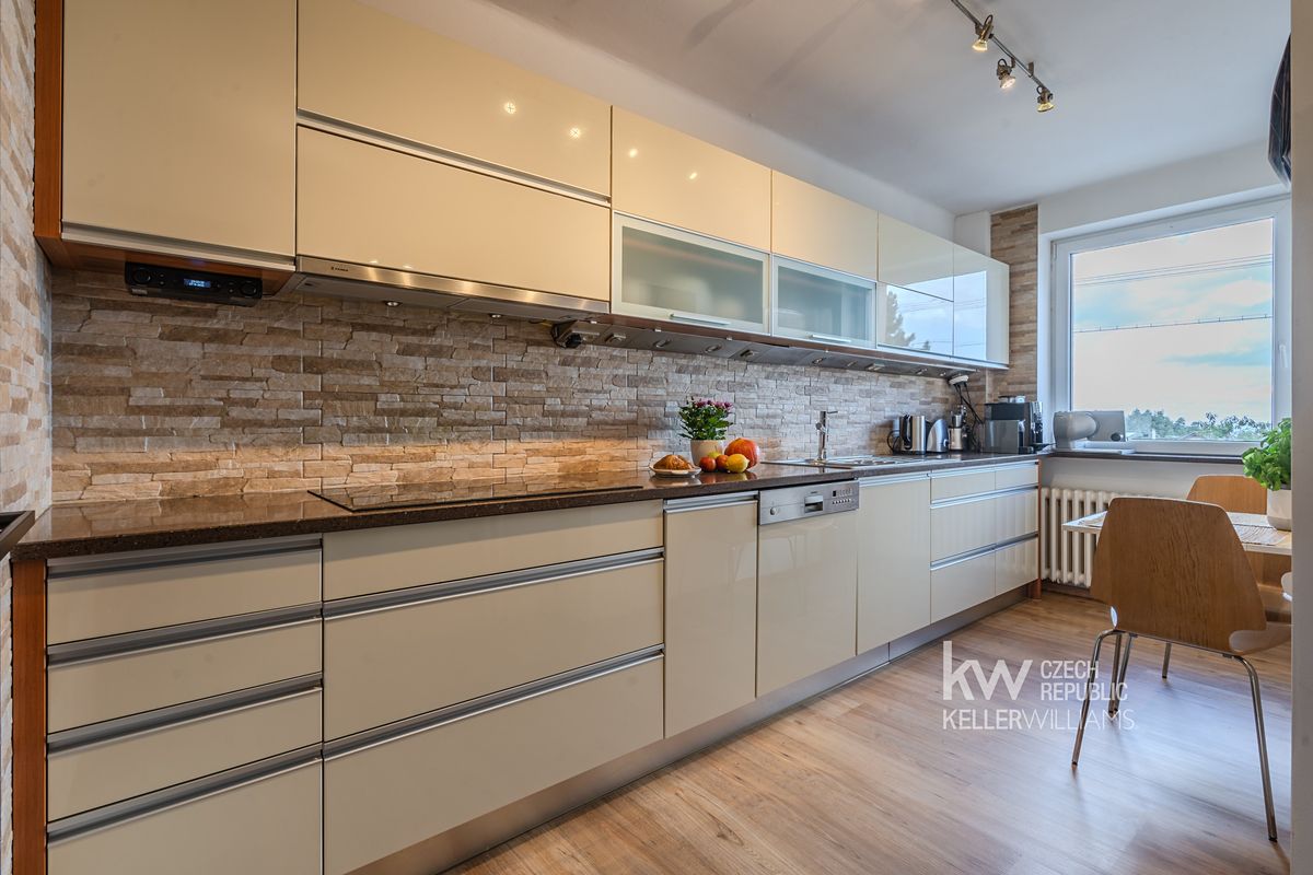 Prodej rodinného domu 256 m², pozemek 433 m², Kostelec nad Černými lesy – fotka 1 z 3