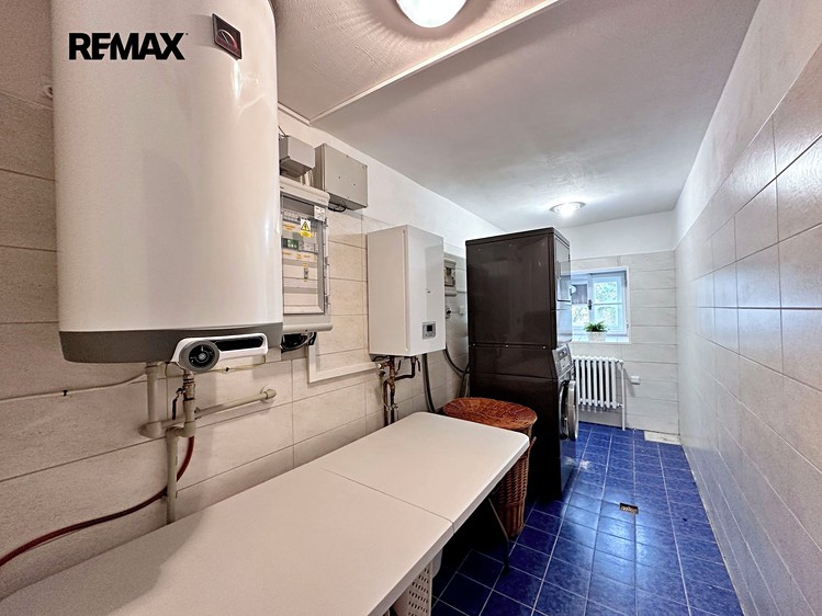 Prodej komerčního prostoru, 804 m² (39 z 51)