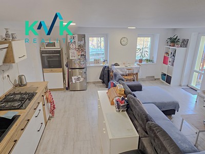 Будинок на продаж, 200 м² (2 з 12)