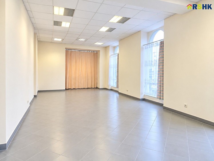 Pronájem komerčního prostoru, 122 m² (4 z 8)