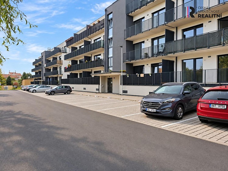 Квартира 1+kk в оренду, 36 м² (4 з 17)