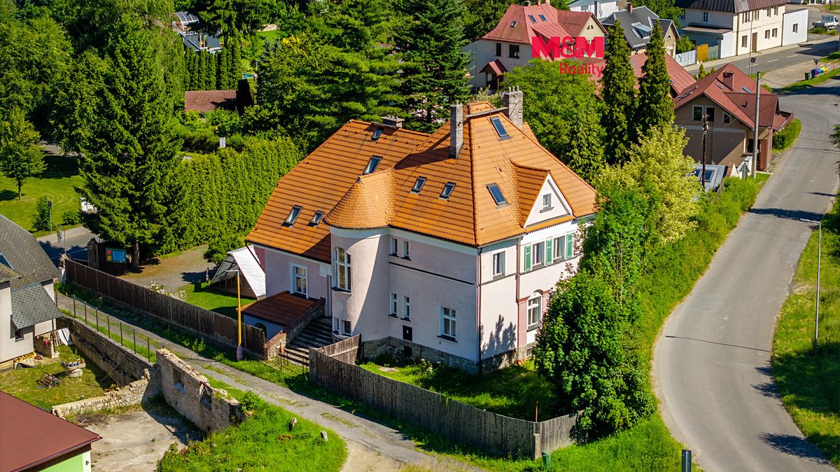 Prodej rodinného domu 550 m², pozemek 2347 m², Velké Hamry – fotka 1 z 3