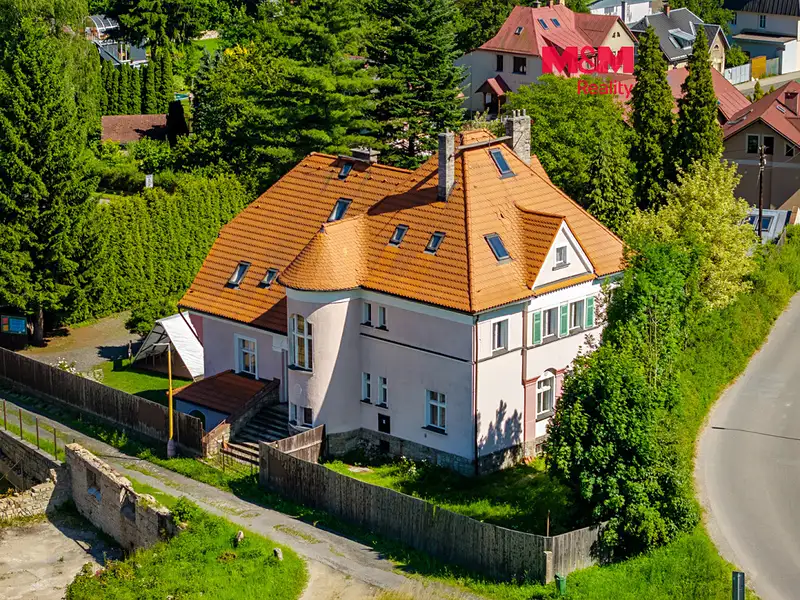 Prodej rodinného domu 550 m², pozemek 2347 m², Velké Hamry – náhled fotky 1