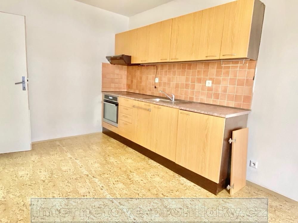 Pronájem bytu 2+1 77 m² – fotografie 2