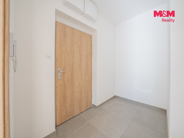Квартира 1+kk в оренду, 41 м² (13 з 17)