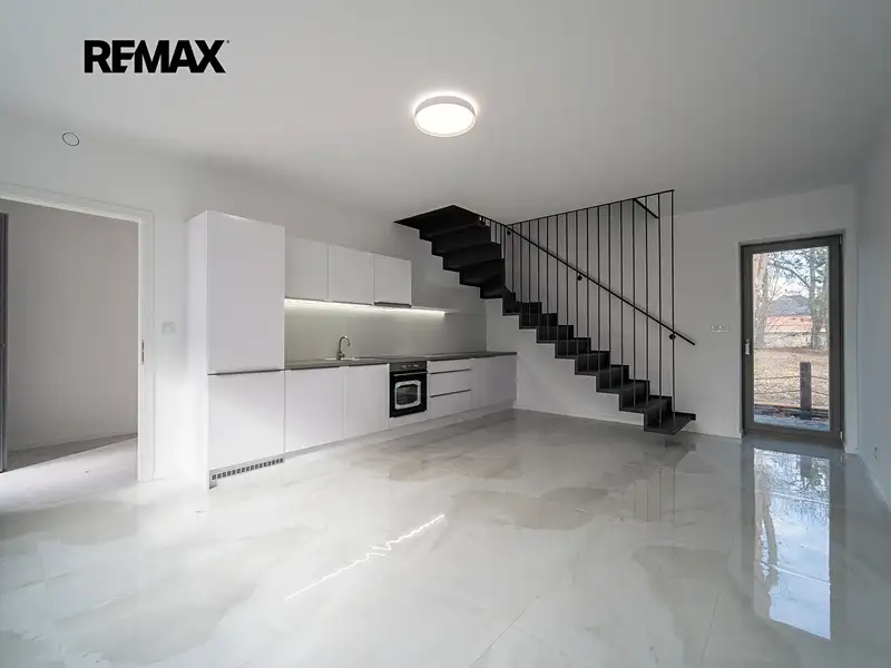 Prodej bytu 3+kk 75 m², Praha – náhled fotky 1