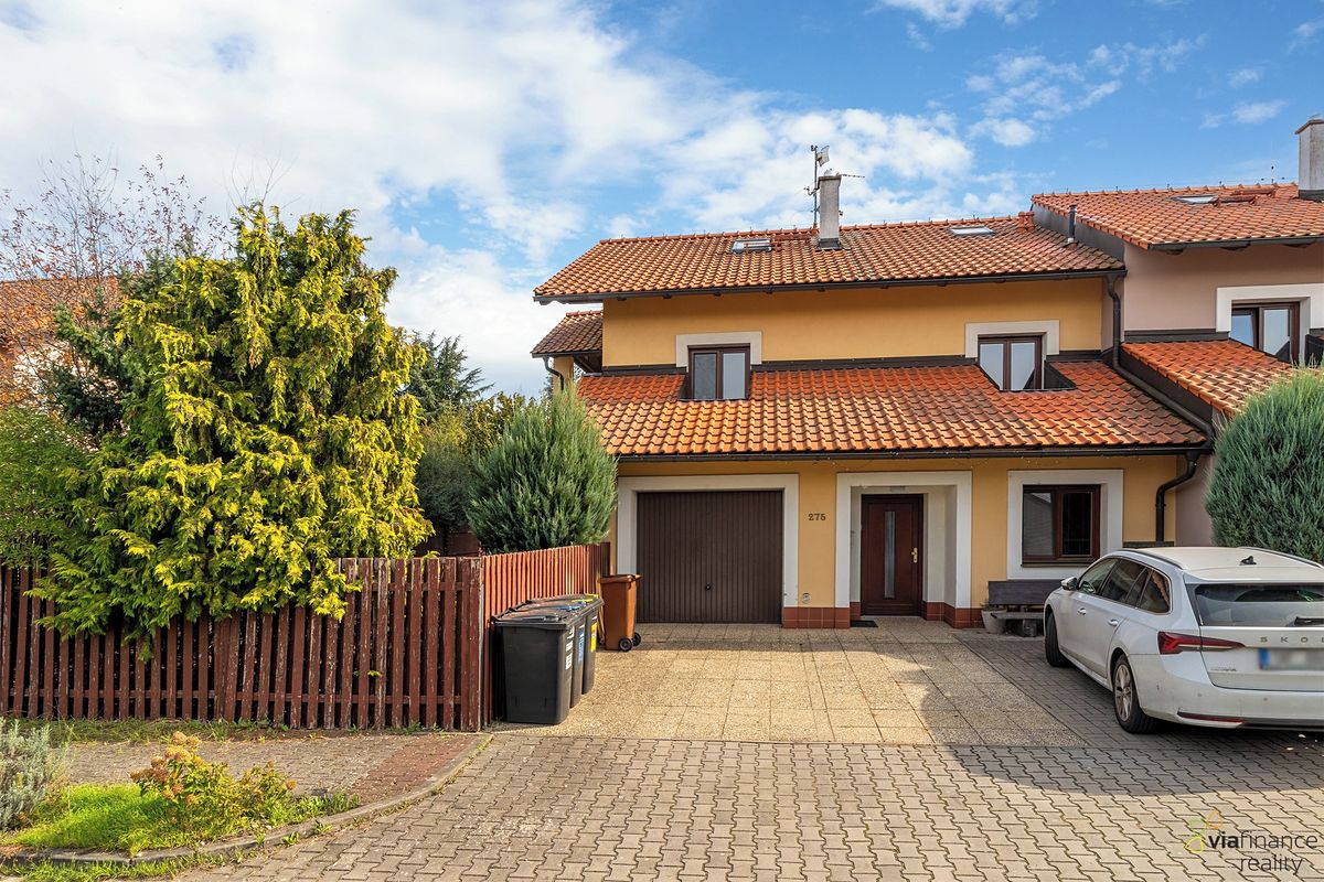 Pronájem rodinného domu 208 m², pozemek 491 m², Srch – fotka 1 z 3