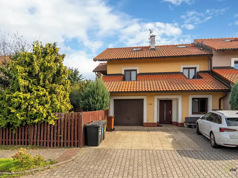 Pronájem rodinného domu 208 m², pozemek 491 m², Srch – náhled fotky 1