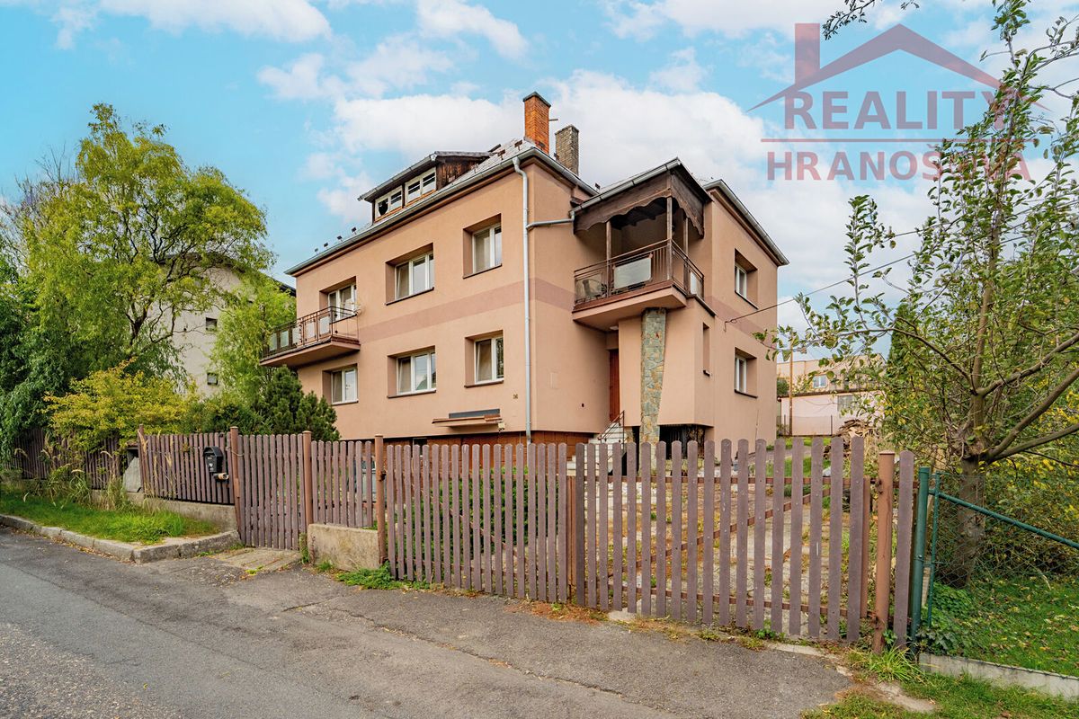 Prodej rodinného domu 230 m², pozemek 796 m², Vřesina – fotka 1 z 3